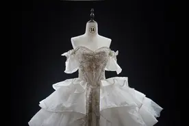 一个婚纱产业小镇的突围：去拼多多找订单图片