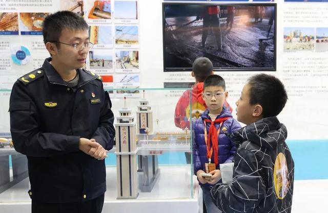 在现场丨山西日报小记者走进桥梁研学基地 开启桥梁探索之旅