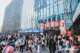 广州老字号品牌突破次元壁，萤火虫动漫游戏嘉年华上热搜图片