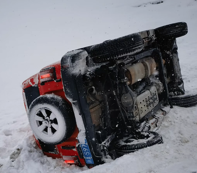 喀纳斯景区解除道路临时交通管制