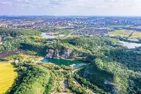 一江清水万重山｜涛涛河水哺古镇图片