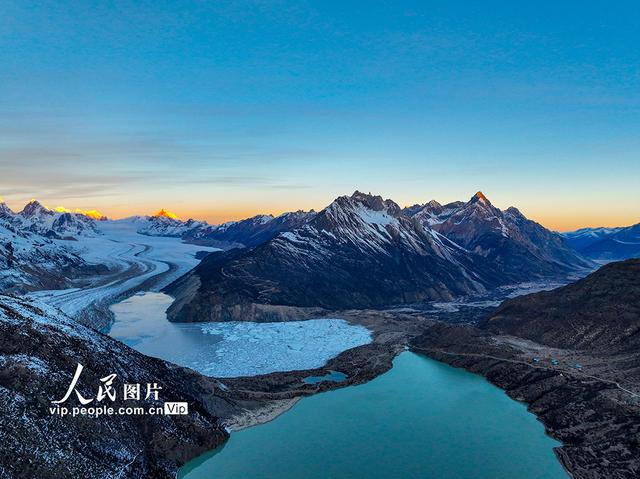 西藏八宿：来古冰川冬景