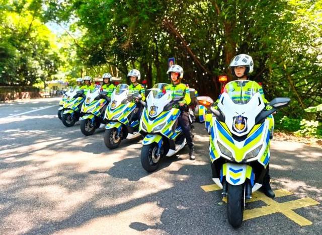 福建交警暑期护航旅游 科技人文双驱守护八方游客