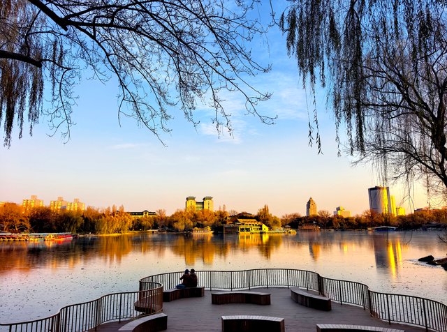 赴一场紫竹院的冬日之约，在夕阳里撞见满院温柔