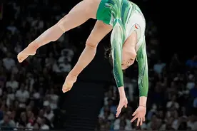 周雅琴获得巴黎奥运会体操女子平衡木银牌图片