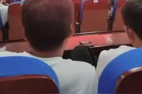 山东一学校家长会现场要求家长按“层级”举手统计学历？教育局：正核实图片