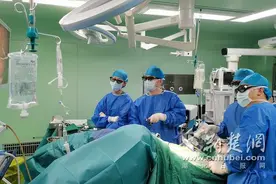 老人靠“人工肛门”生活6年 医生高难度还纳造口助其恢复正常生活图片