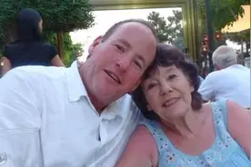 英国两名青少年往信箱扔烟花，致一名老妇死亡图片
