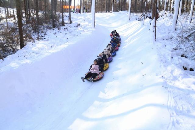 人民网丨这个冬天去抚顺，解锁全龄段冰雪新玩法