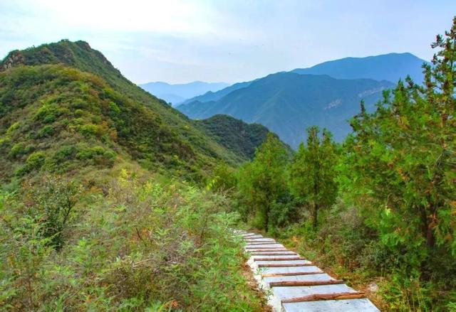 绝美！今秋，就去北京这些登山步道赏红叶！