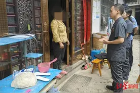 捡到苹果手机要价5000元才还，“谁拾谁得”与法治精神不符图片