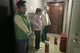 独居老人外出忘关火，“联网式”烟感报警器立大功图片