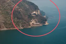 这座“小狗山”火了，地质专家：或是岩溶作用形成的喀斯特地貌图片