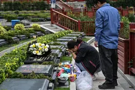 大模型浪潮下，AI复活萌芽：花上千元，就能与逝者“对话”图片