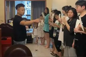 16个外甥来家过寒假，“宇宙舅舅”准备了三头猪！“不想下一代关系疏远”图片