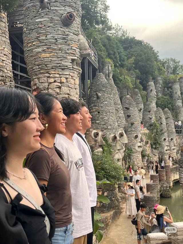 别再拍游客照！来贵州，拍“人生照片”：喀斯特是背景，瀑布雨雾是滤镜，普通人也能出大片！