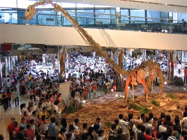 《逃出白垩纪》：影史怪兽千千万，唯它稳坐顶流