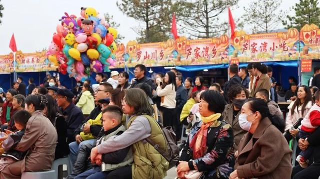环县国庆假期第三天人气“爆棚” 超8万游客共赴文旅盛宴