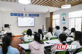 湖南科技学院：一池春水润“心”来图片