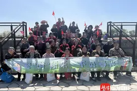 社区带着爷爷奶奶去春游，见证长江大保护图片