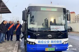 一键预约，公交秒到！青岛“响应公交 网约快线”开启智慧出行新时代图片