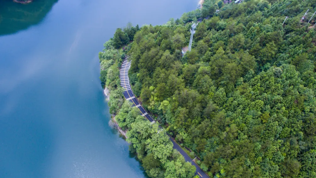 浙江这两条线路入选中国公路学会“2025年度自驾游精品线路”，一起来关注！