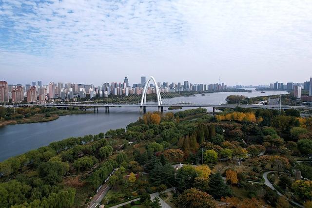 临沂：书法广场