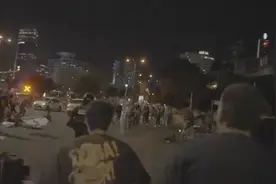 以媒：特拉维夫汽车冲撞抗议人群涉事司机发声，称事件为“意外事故”图片