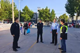 邹平公安全力做好“护校安园”工作图片