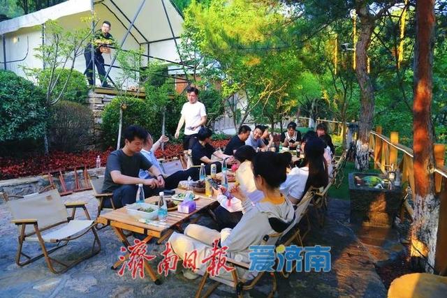 济南红叶谷第25届红叶节启幕！4000亩黄栌林演绎“三色秋韵”