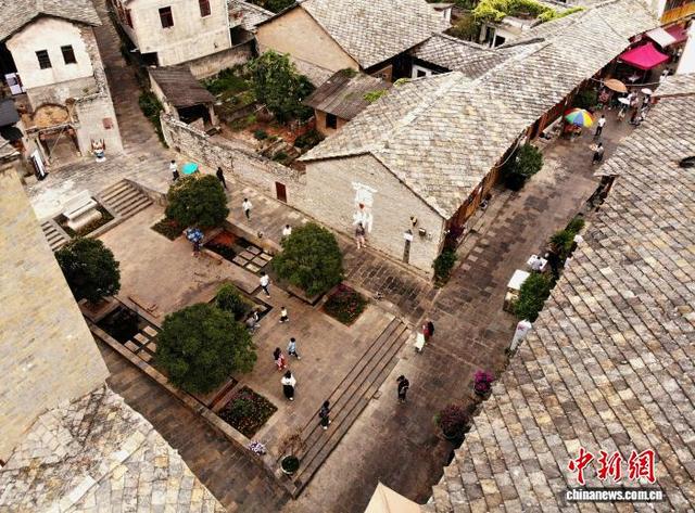 贵州安顺：旧州古镇人气旺 屯堡文化魅力足