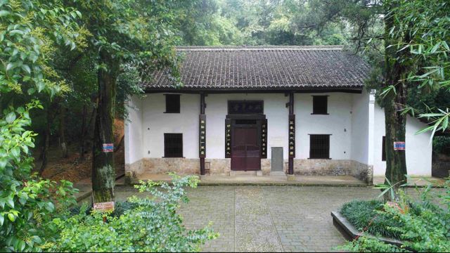 致永州：祝融峰最特殊的景，莫过于一副对联