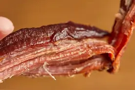 越嚼越香的火山岩焙烤牛肉干，一头牛仅出15斤！图片