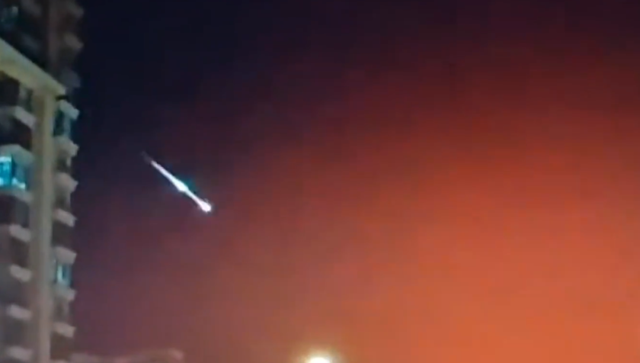 宁夏多地夜空现蓝绿色不明物体？天文台：未监测到流星或陨石坠落的现象