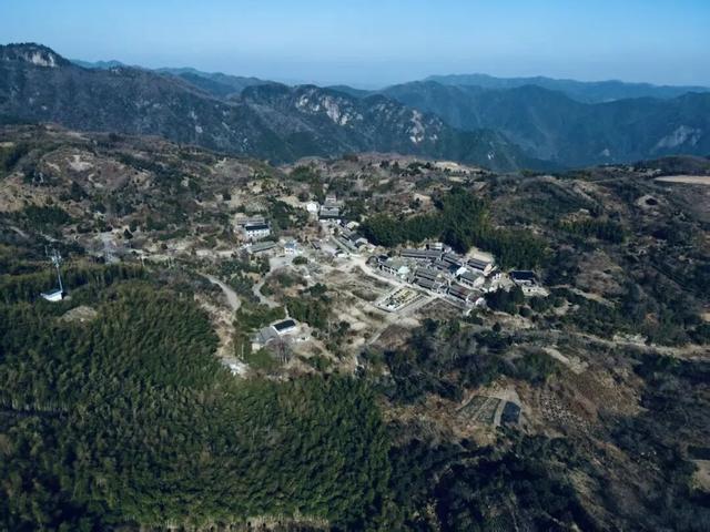 Hi走奉化⑧｜闯进冬日山野，邂逅三折冰瀑限定奇观