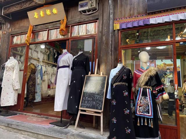 商业秘密｜日收入可达万元？揭秘旅拍产业背后的乱象与“雷点”