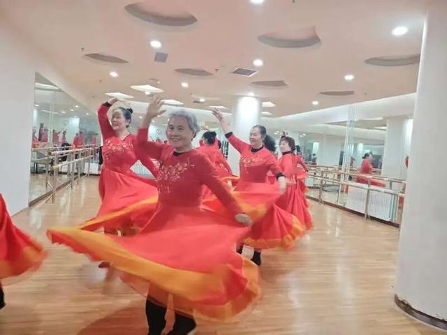 在北京养老有多幸福？我被年过花甲、古稀、耄耋的老人们“上了一课”