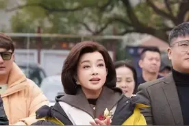 短剧的风终于吹到了刘晓庆图片