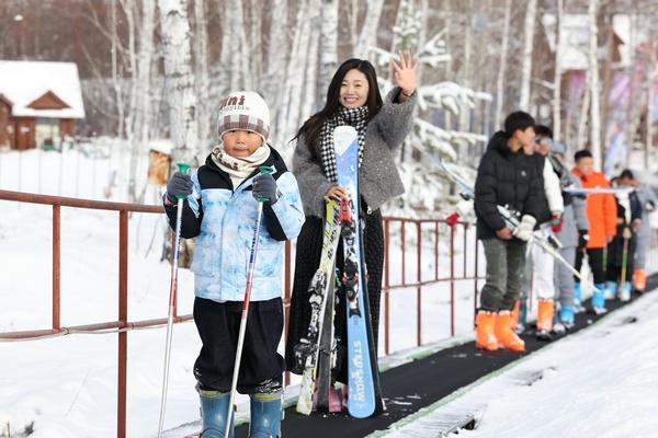 中国最北滑雪场首滑 拉开黑龙江冰雪旅游序幕