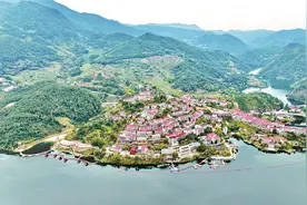 小镇雄江搭建乡建乡创大舞台图片