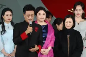 京剧程派艺术演唱会在京举行，张火丁携全体学员登台谢幕图片