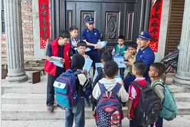 富禄苗族乡开展"5·12防灾减灾日"安全宣传 筑牢群众生命防线图片