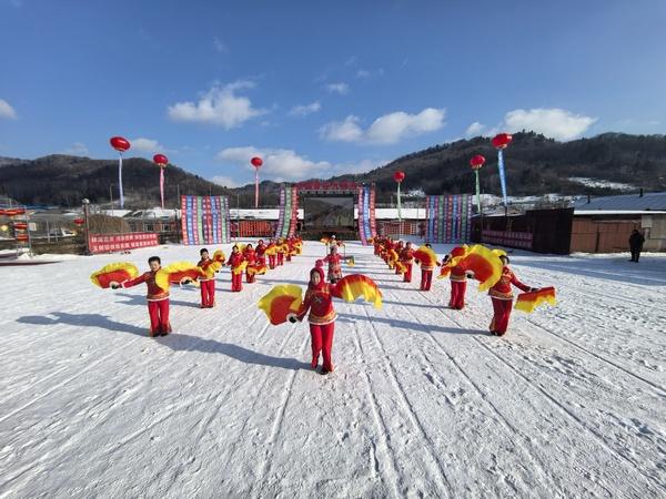 龙江森工集团雪谷、凤凰山景区同步开园 冰雪文旅景区焕新登场