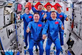 持续更新｜第六次“太空会师”！神舟二十号3名航天员顺利进驻中国空间站图片