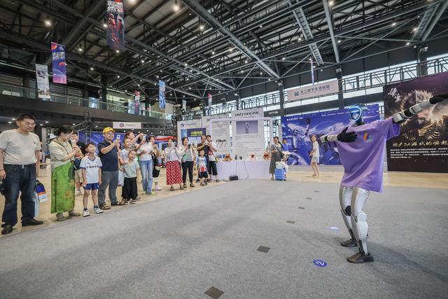 浙江桐乡乌镇开启青少年科技嘉年华