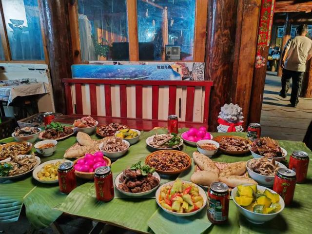 摘果、煮茶、吃油炸河虾 来丘北温浏乡感受纯粹的“诗与远方”