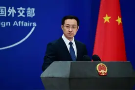 向加沙运送人道物资的救援车队遭袭，外交部：强烈谴责图片