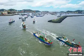 东海全面开渔 浙江超4000艘渔船解禁出海捕捞图片