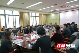 株洲市二医院接受创建卓越服务示范医院市州评审图片