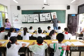 湖北医药学院：文明花开阡陌间图片